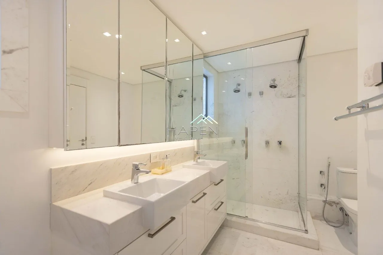 Квартира 215 м² с 3 спальнями-сюитами и 5 ванными — photo 33