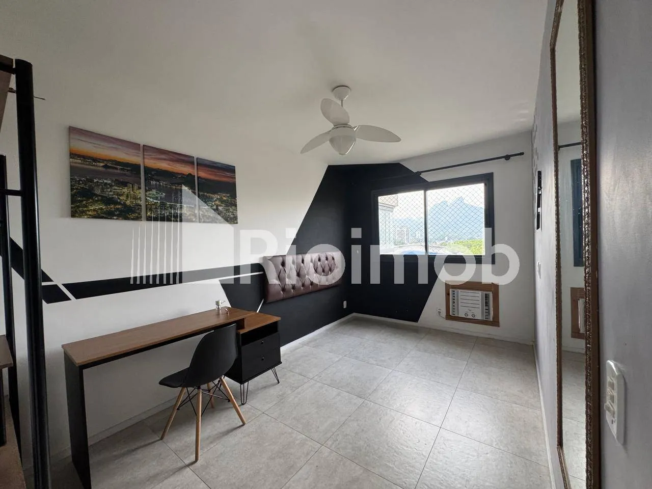 2-bedroom apartment with a mountain view — photo 8