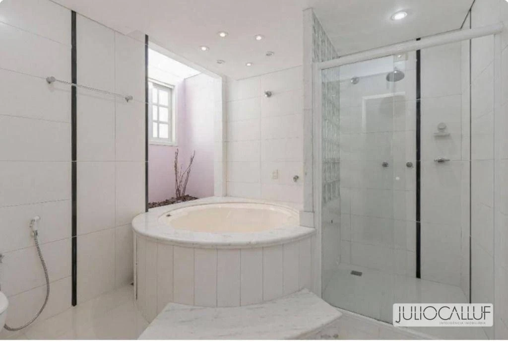 4-bedroom house with a washing machine in Curitiba — photo 23