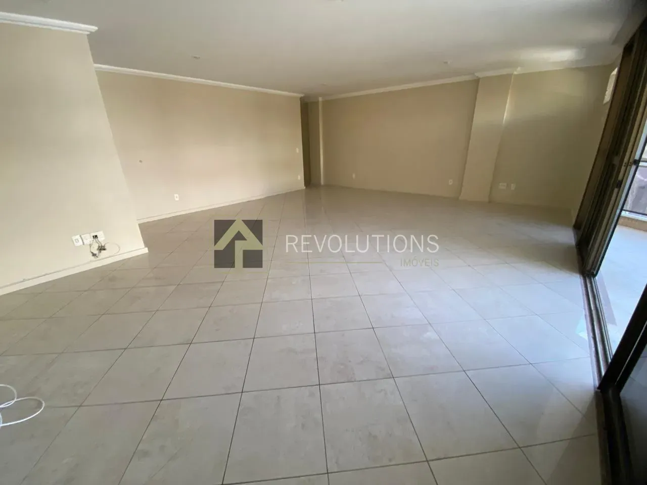 Apartamento de 3 quartos e 5 banheiros com varanda — photo 9