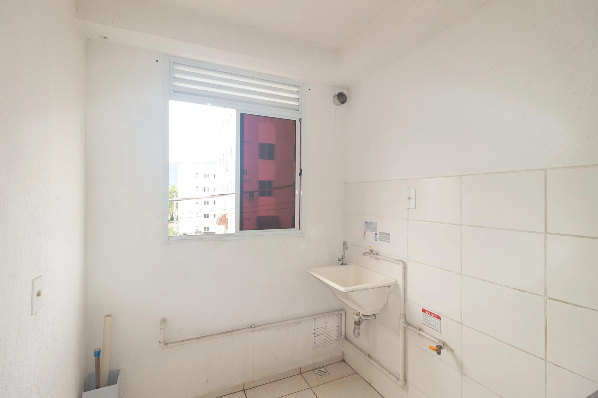 Квартира з 2 спальнями, у будинку є басейн — photo 31