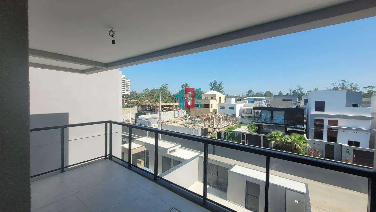 Casa de condomínio com 6 suítes e 9 banheiros — photo 3