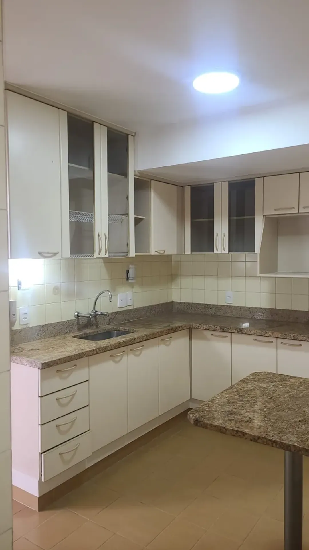 3-bedroom apartment with a bathtub in Rio de Janeiro — photo 2