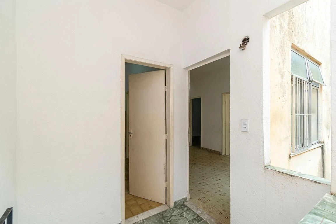 2-bedroom apartment with 1 bathroom, no parking — photo 13