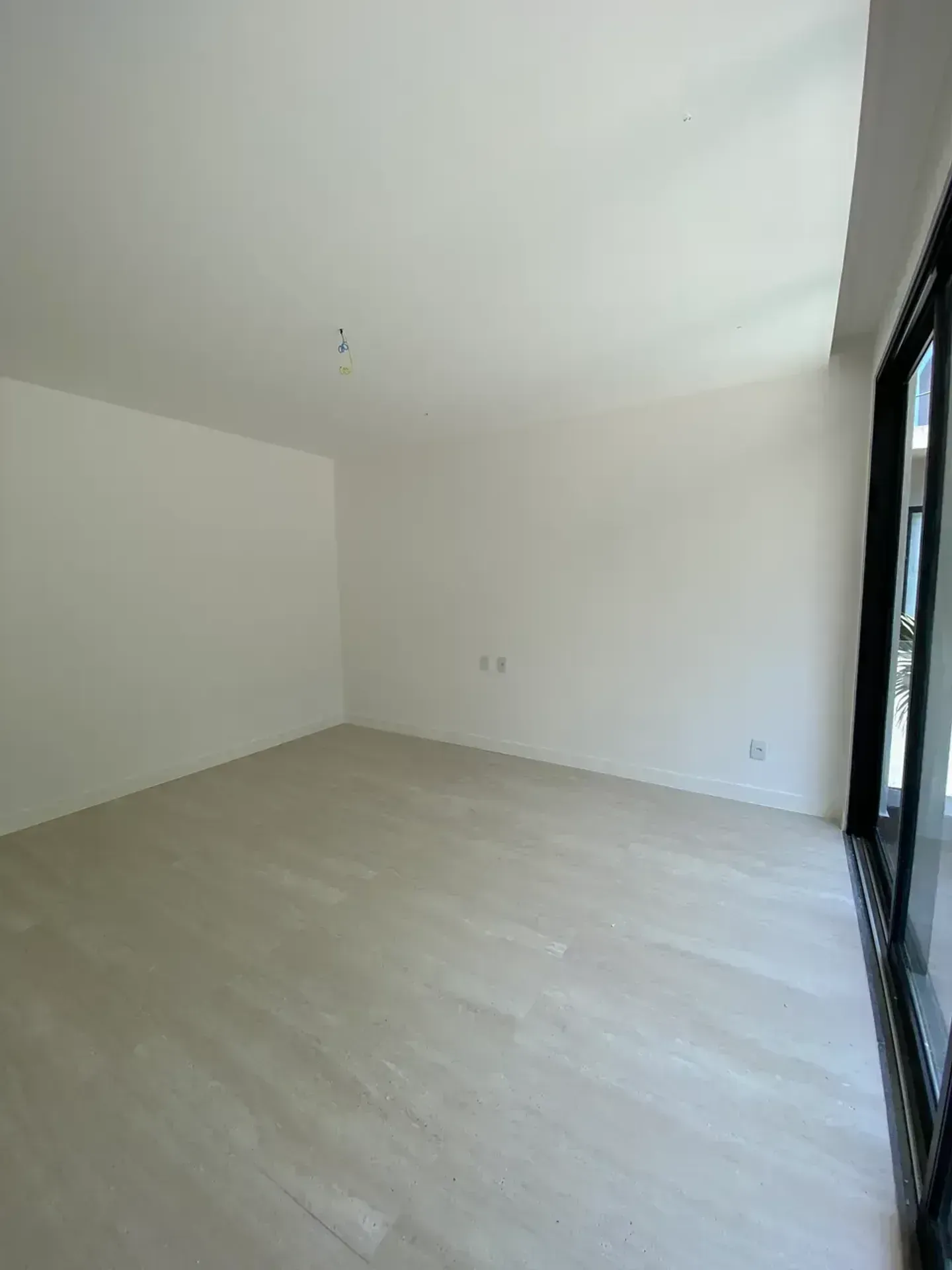 Unfurnished house with 5 bedrooms and 5 bathrooms — photo 14