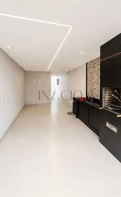 Condominium house with 5 bedrooms and an open-plan kitchen — photo 2