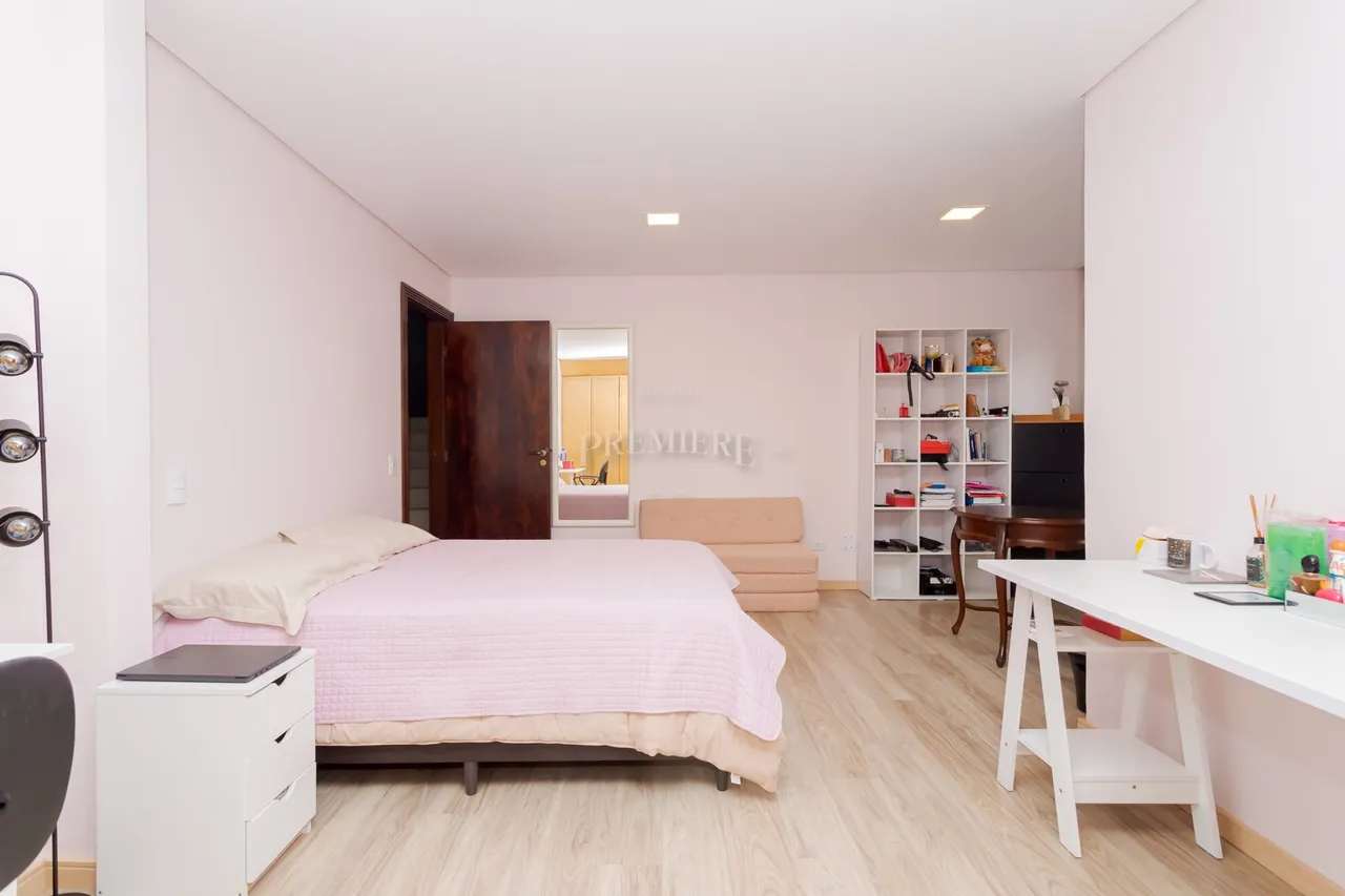 Меблированный дом с 4 спальнями и 5 ванными 716 м² — photo 7