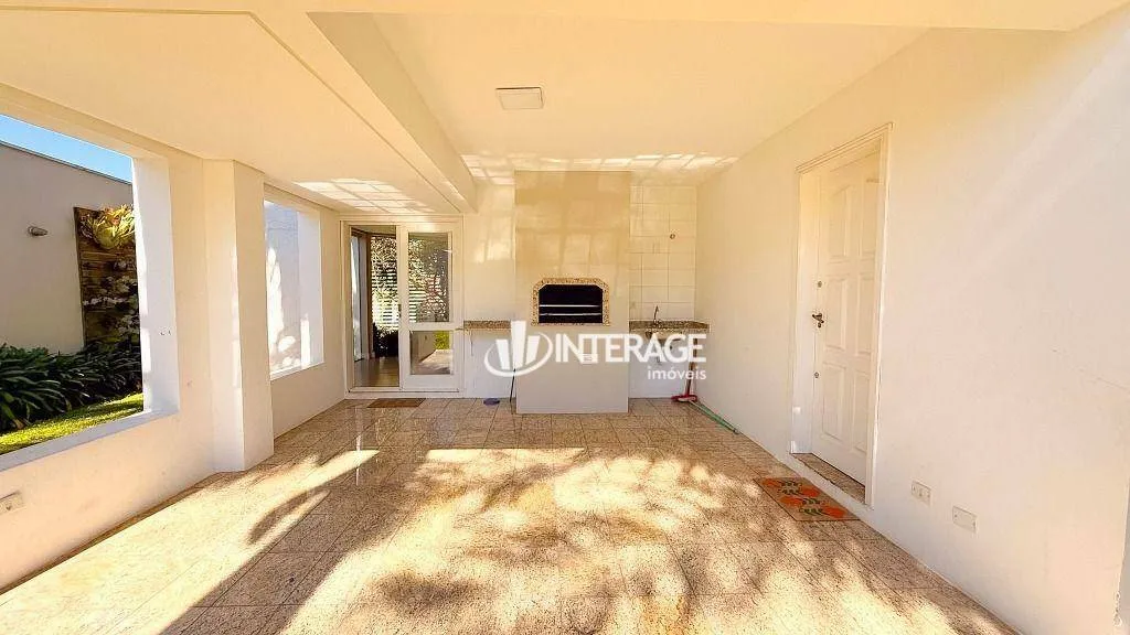 Condo house with private garden and laundry area — photo 26