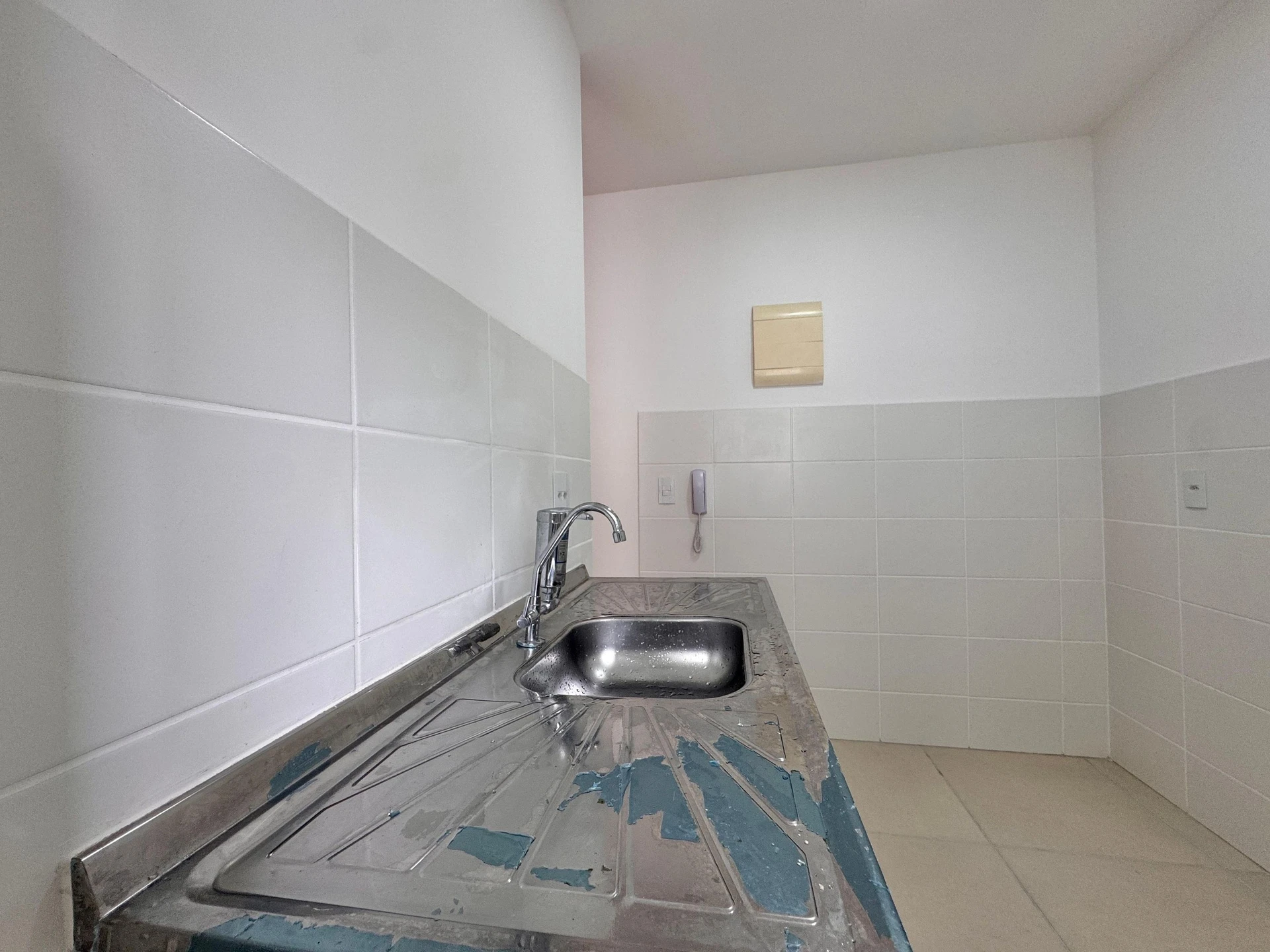 2-bedroom apartment with a closed kitchen and 1 parking spot — photo 25