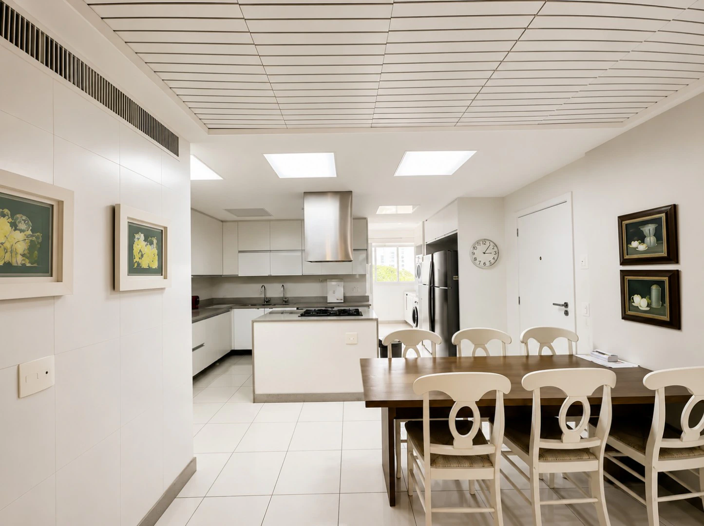 Rental apartment with 4 en-suite bedrooms and 282 m² — photo 10