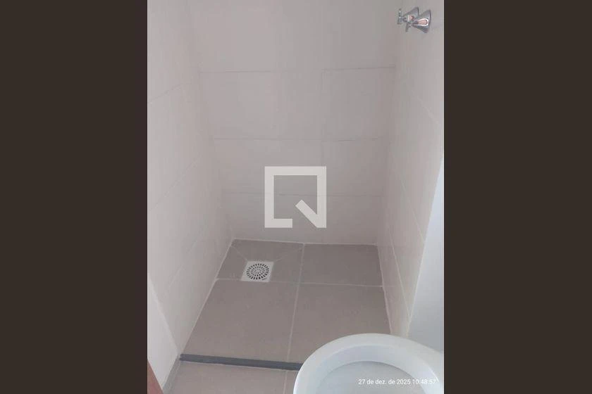 2-bedroom rental apartment with electric shower — photo 4