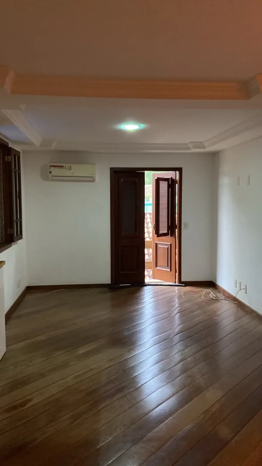 317 m² house with 3 suites, balcony grill and 3 parking — photo 4