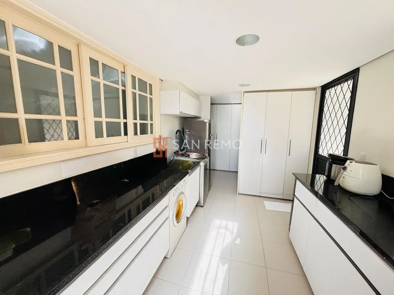 Garden apartment with 3 en-suite bedrooms and 241 m² — photo 7