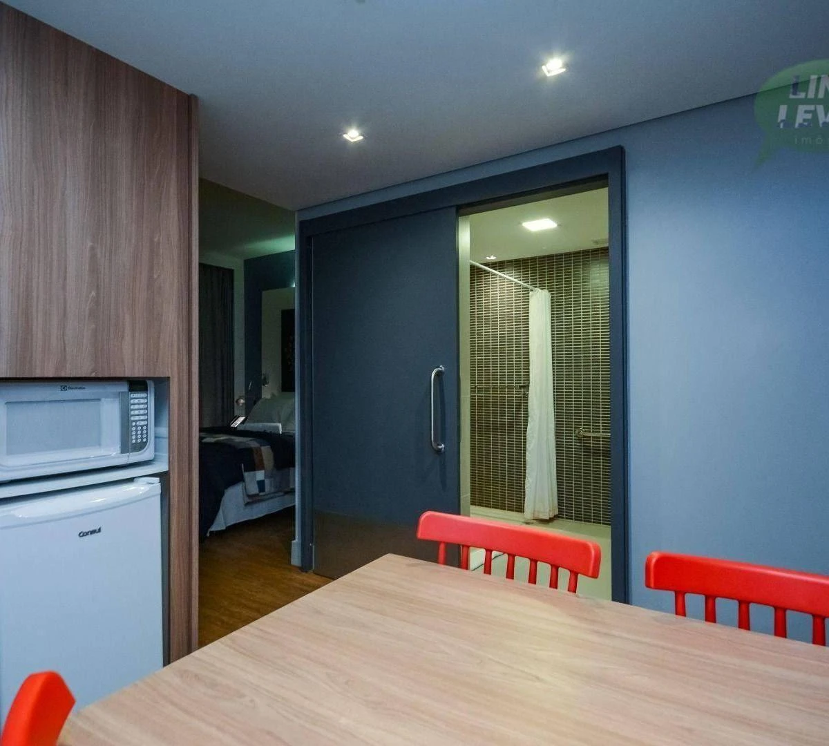 One-bedroom apartment in a building with a coworking space — photo 45
