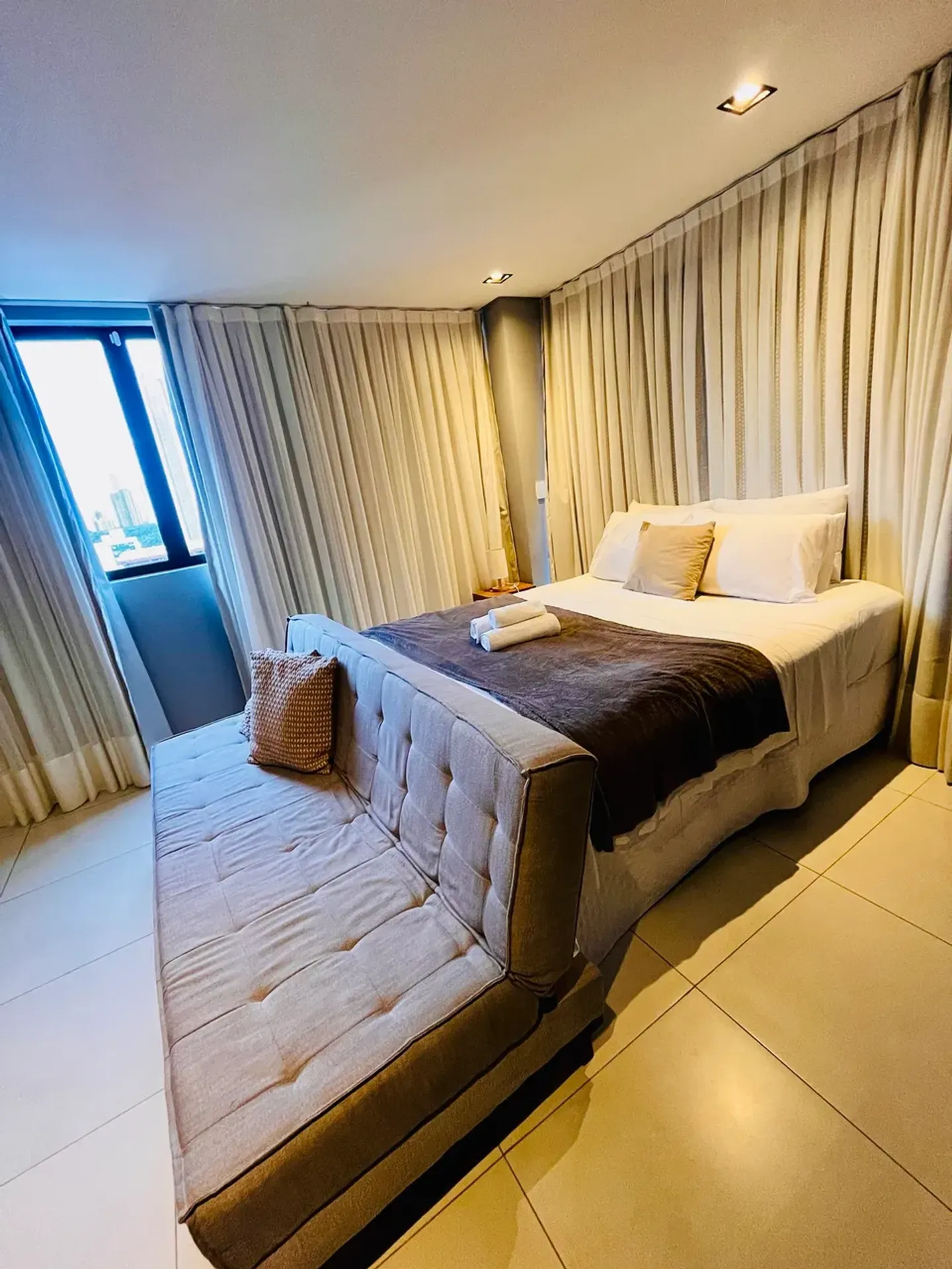 Floor-to-ceiling windows in a one-bedroom apartment, 30 m² — photo 5