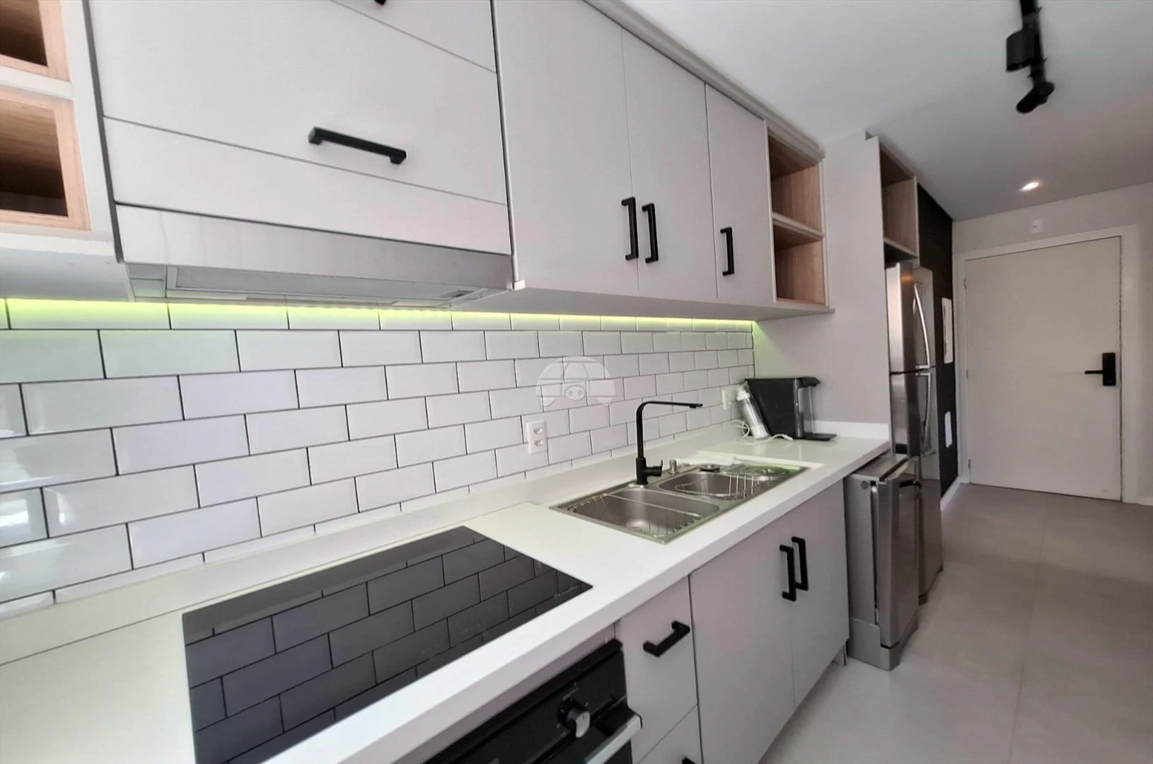 Furnished 3-bedroom apartment with integrated kitchen — photo 2