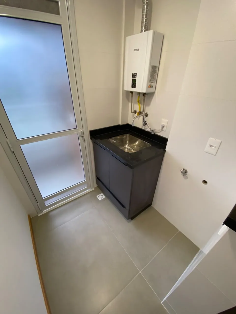 Apartamento mobiliado de 1 dormitório com varanda — photo 3