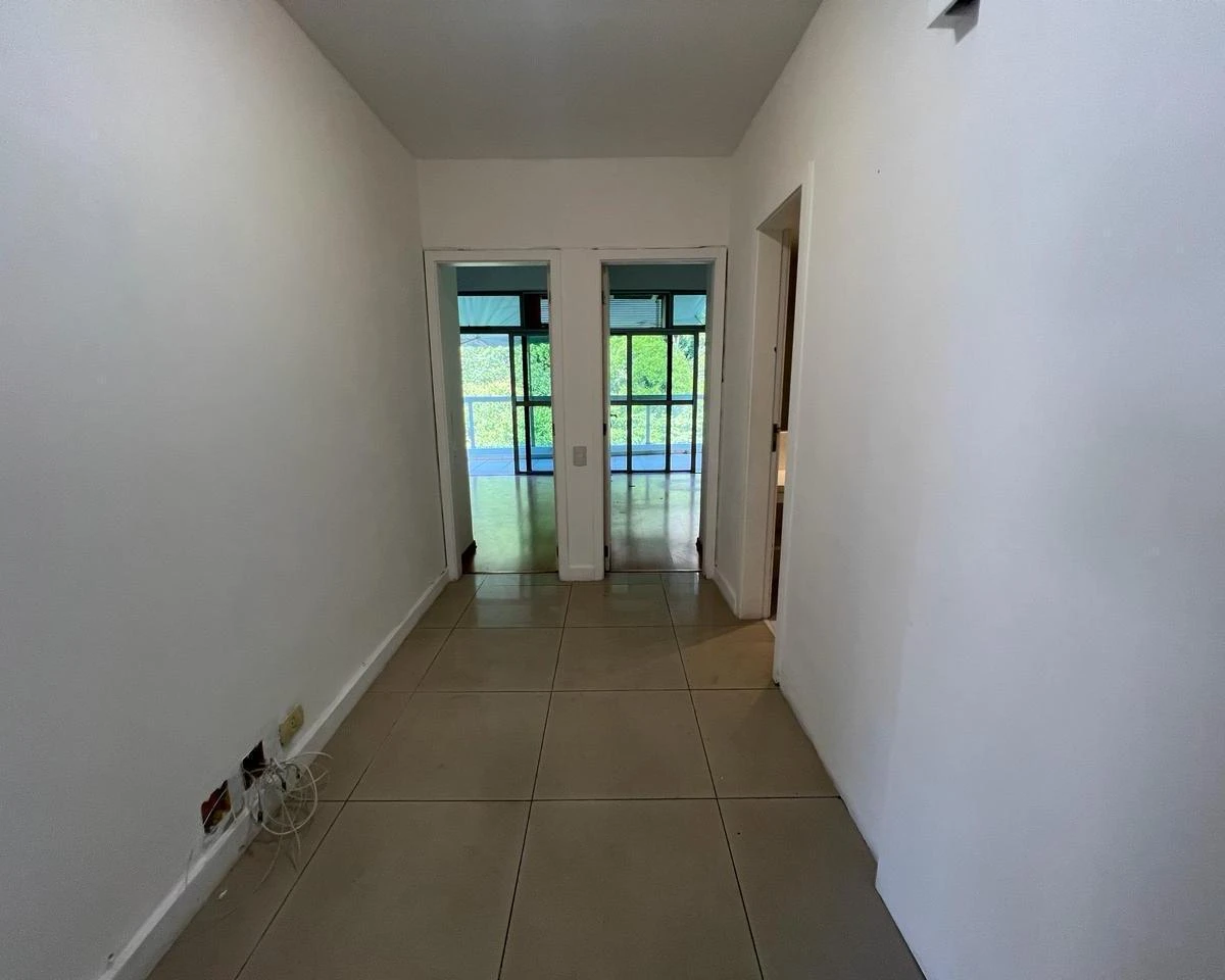 Apartamento de 200 m² com 4 quartos, 4 banheiros e 2 vagas — photo 14