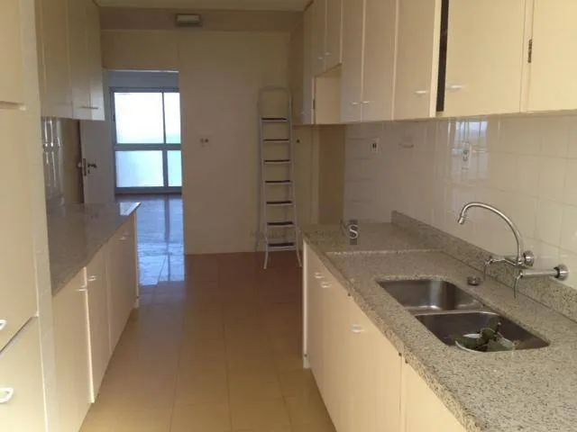 Water view in a 4-bedroom apartment, 350 m² — photo 43