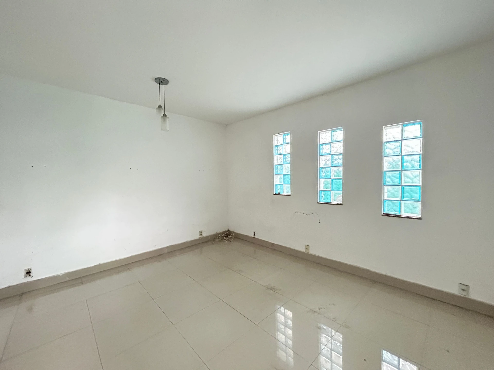 House, 300 m², with a walk-in closet — photo 23