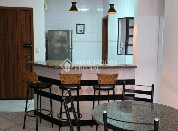 Apartamento mobiliado de 2 dormitórios com cozinha aberta — photo 3