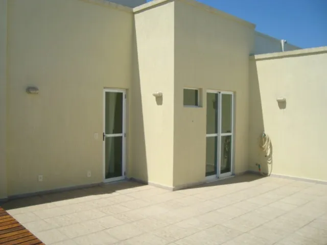 Apartamento com 4 quartos e varanda de vidro — photo 15