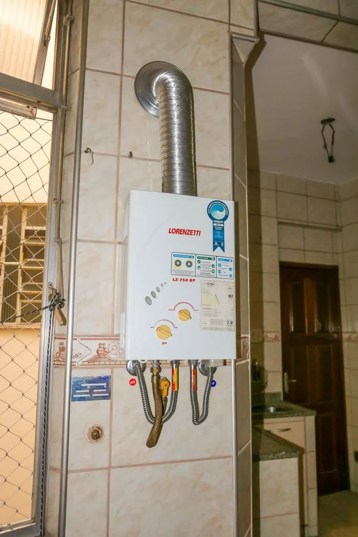 Apartamento de 2 dormitorios y 1 baño con cocina cerrada — photo 26