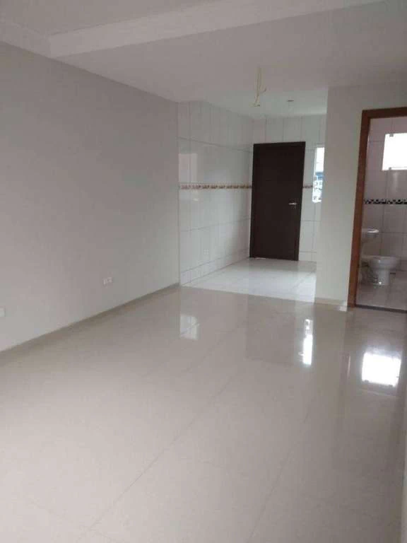 Unfurnished house with 4 bedrooms and 4 parking spaces