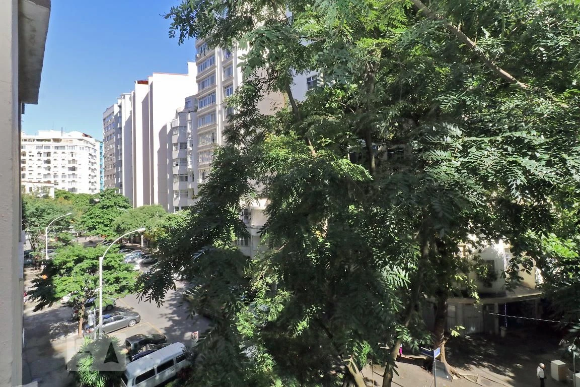 Apartamento de 1 quarto com piso de cerâmica e armários embutidos — photo 3