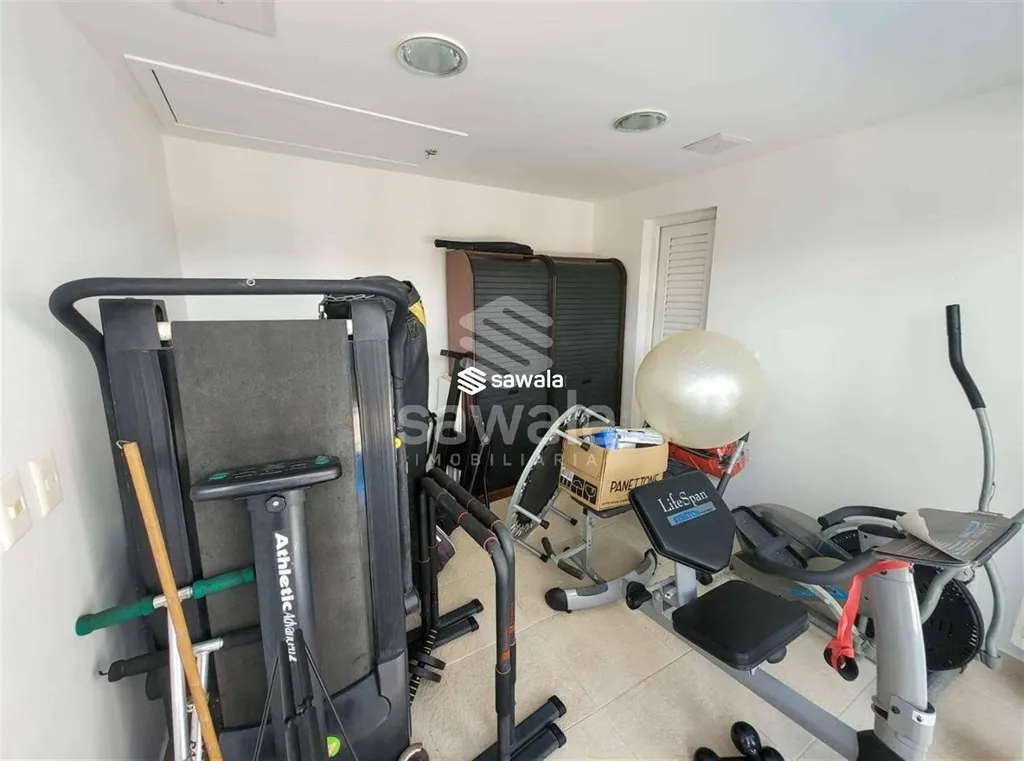 Furnished 600 m² house with 6 bedrooms and 8 bathrooms — photo 38