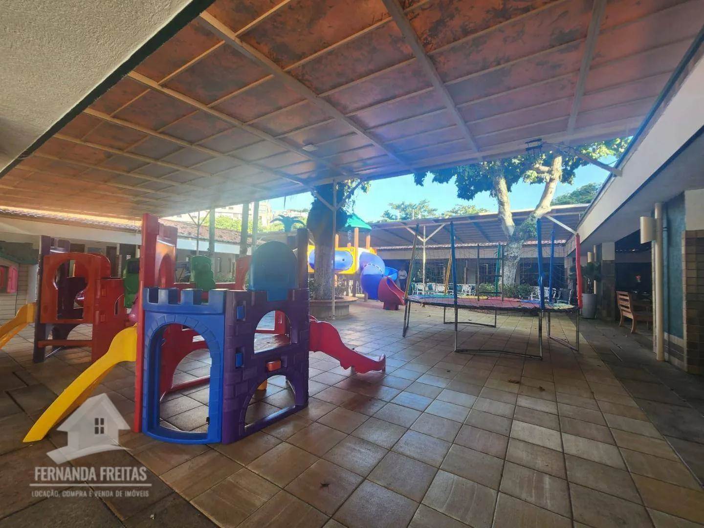4-bedroom apartment with enclosed balcony and private garden — photo 2