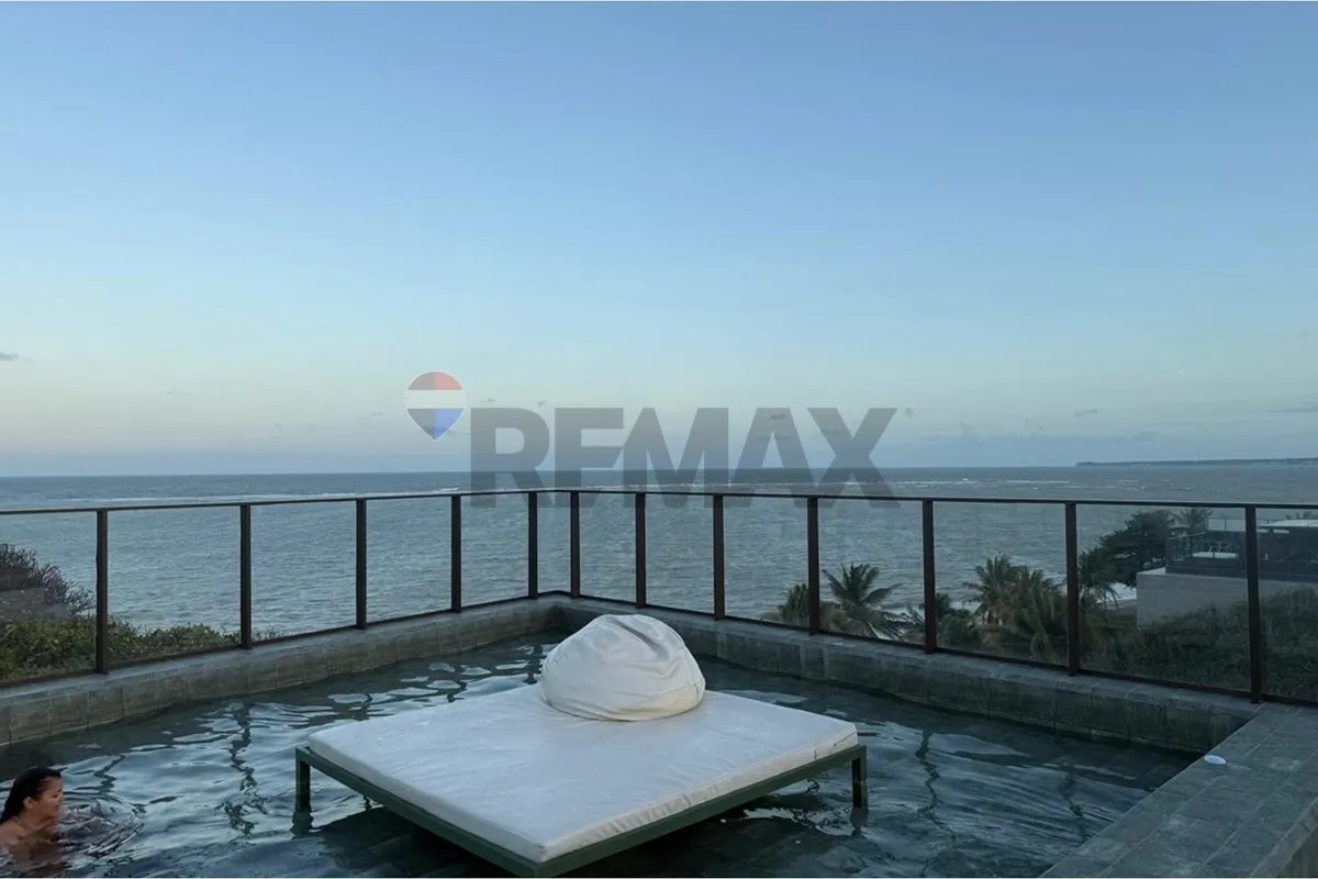 One-bedroom apartment with a water view — photo 18