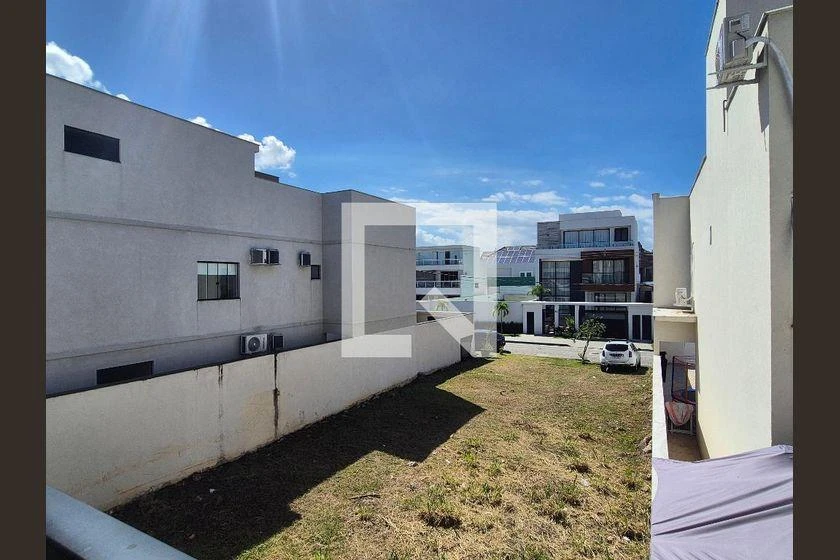 Furnished 45 m² studio with 1 bedroom and balcony — photo 2