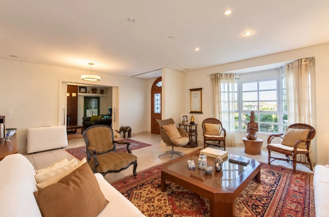 Furnished house, 660 m², with a water view — photo 3