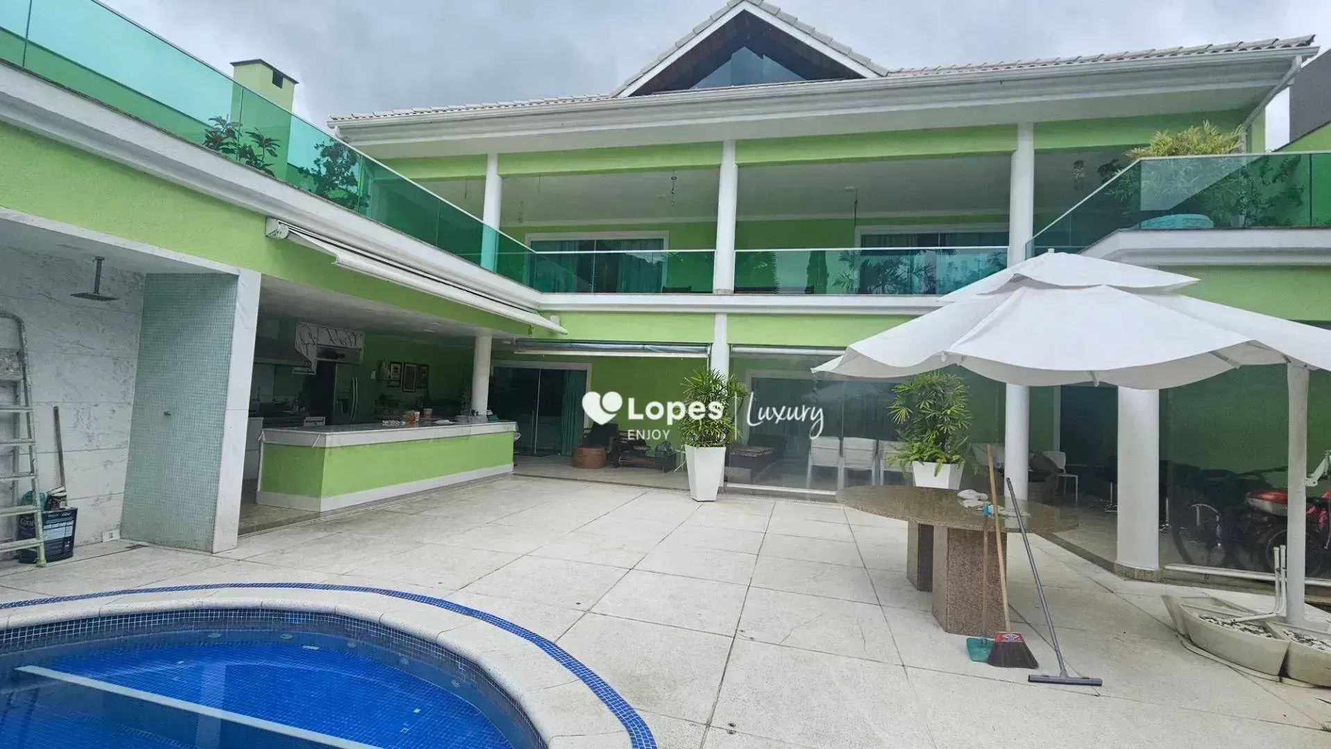 Furnished house with 6 en-suite suites and a private pool — photo 4