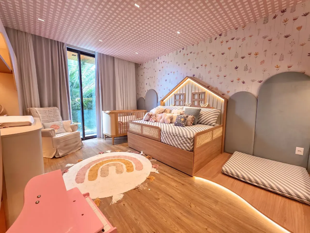 Furnished house, 920 m², with a bathtub — photo 6