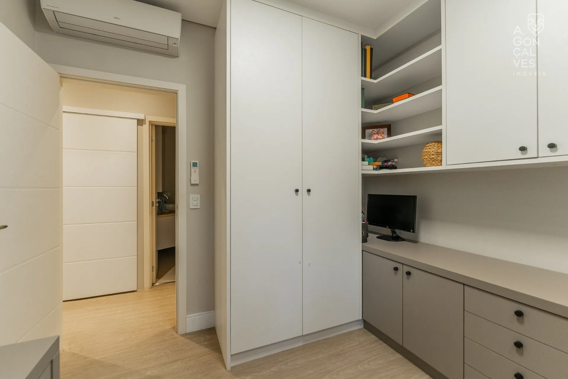 3-bedroom apartment with a dishwasher in Curitiba — photo 29