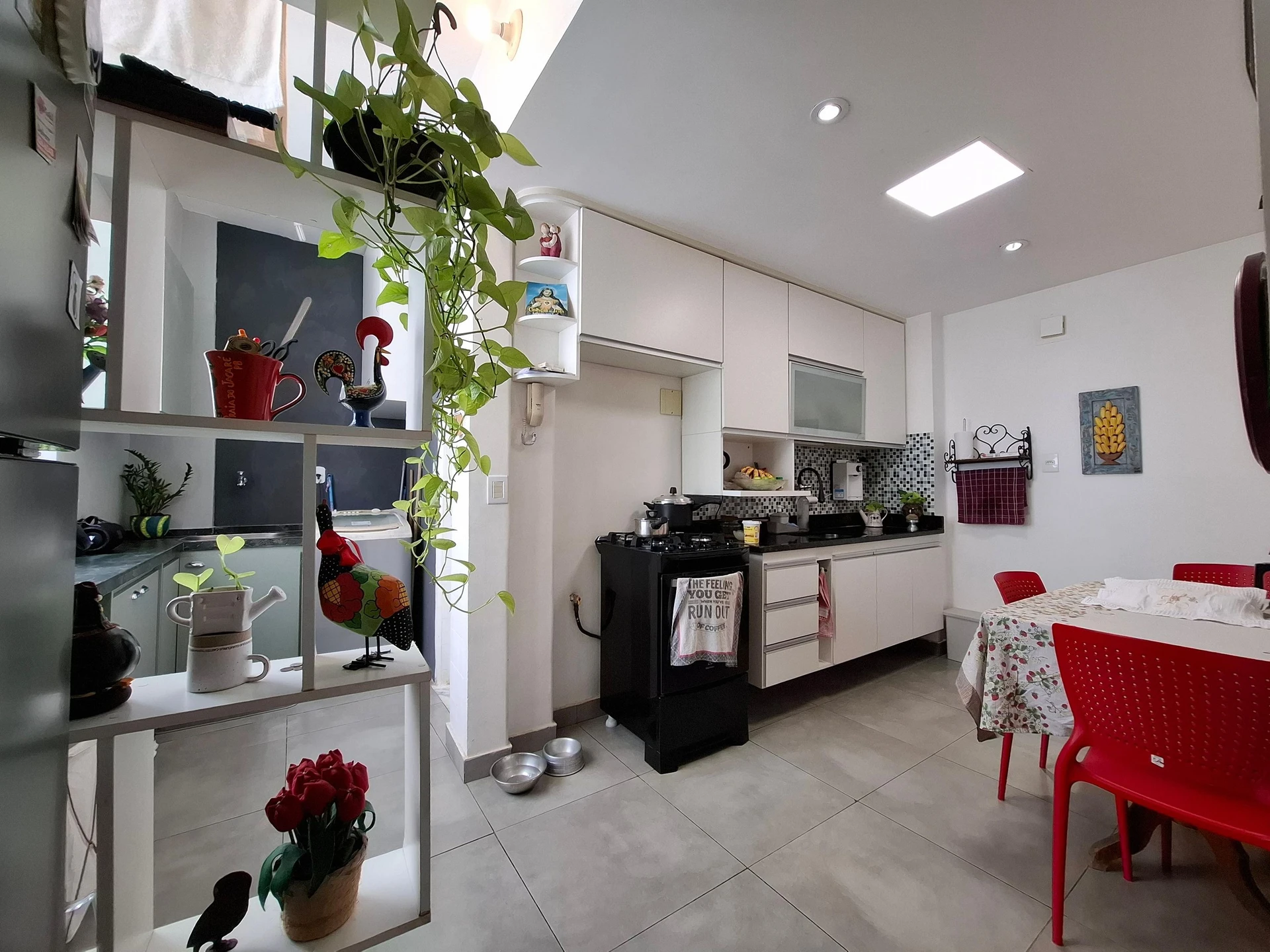 Furnished apartment, 100 m², with floor-to-ceiling windows — photo 7