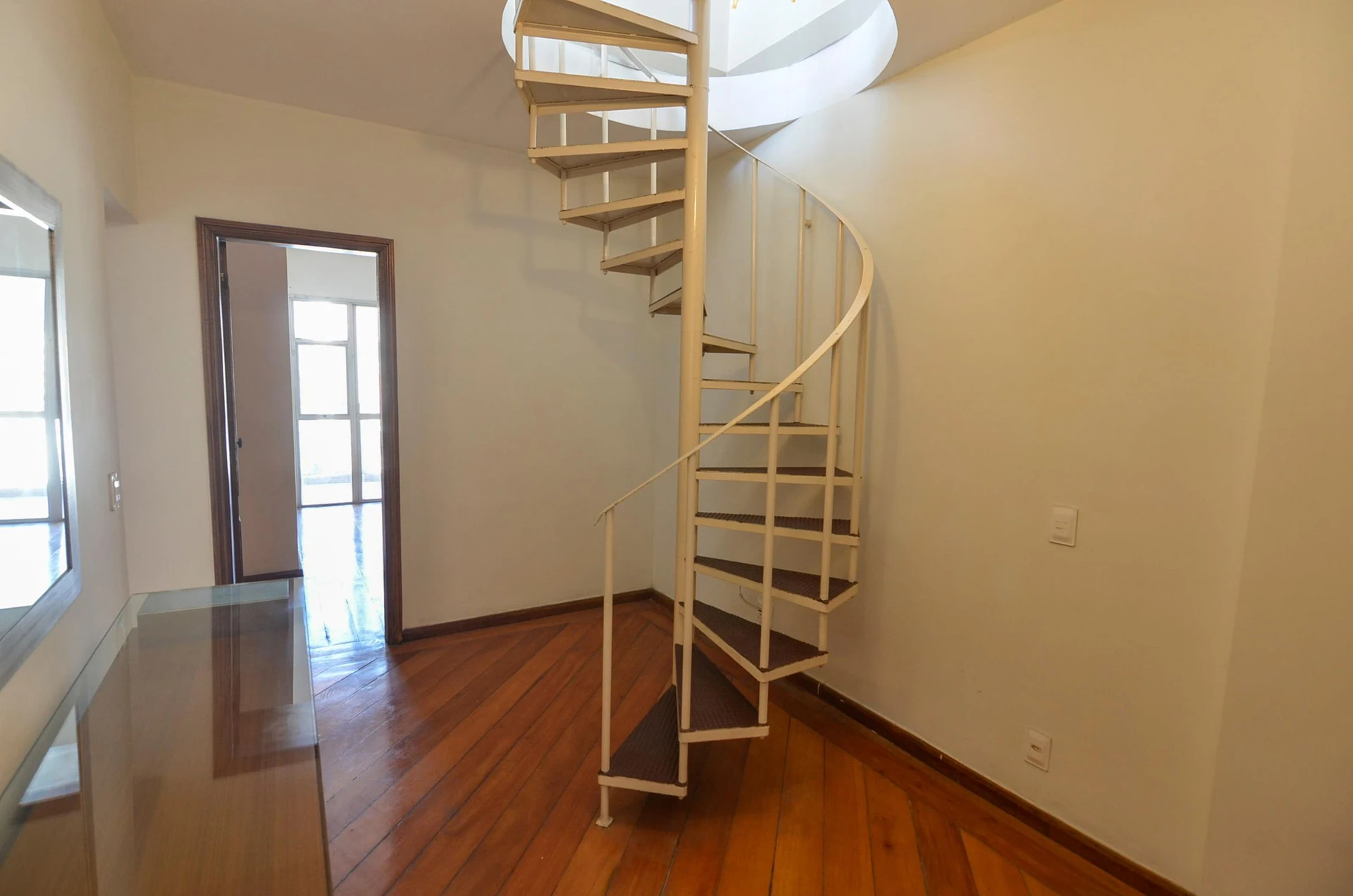 Unfurnished apartment with 3 bedrooms and 2 parking spots — photo 44