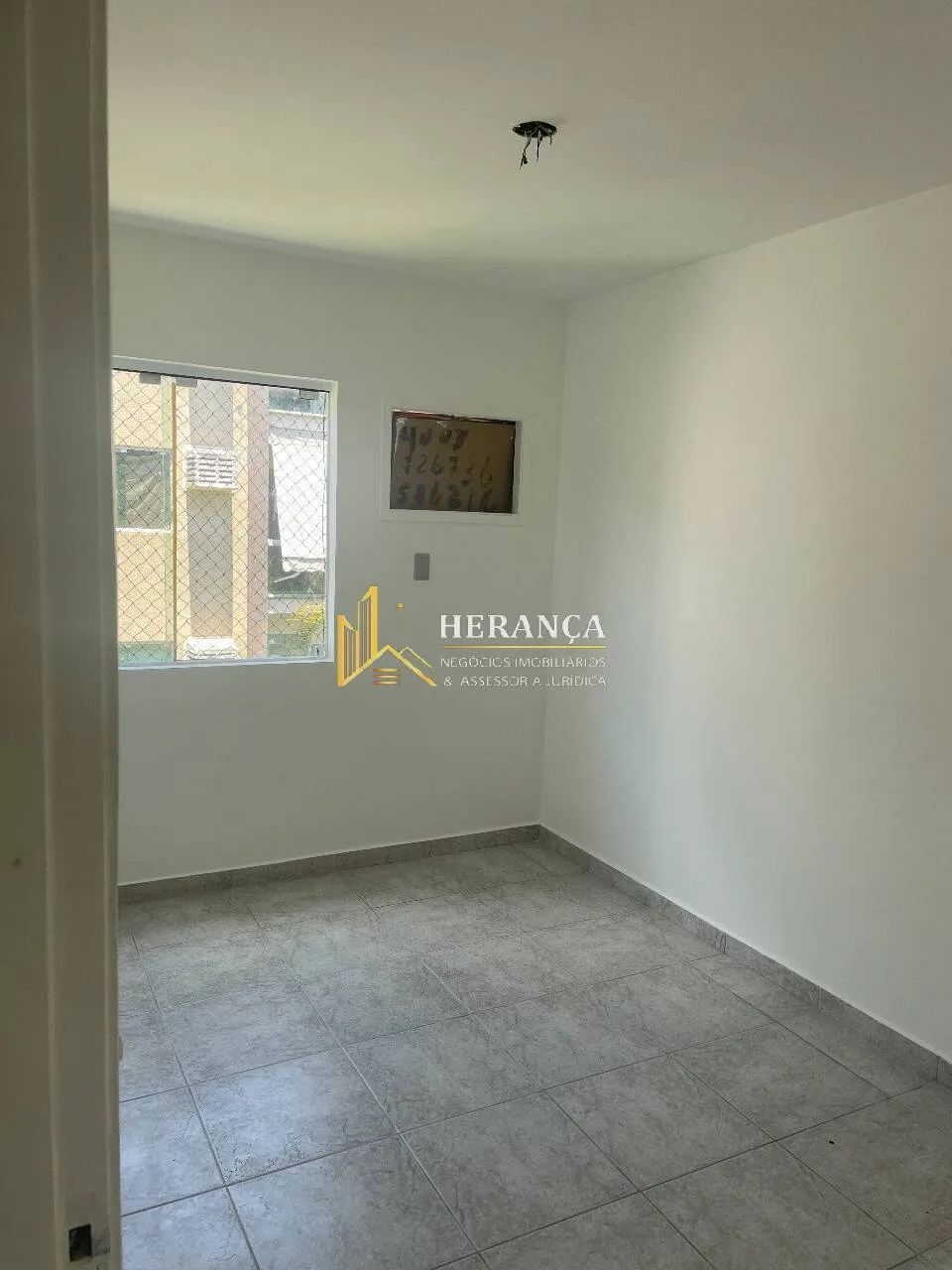 Apartamento sem mobília com 2 quartos e varanda — photo 10