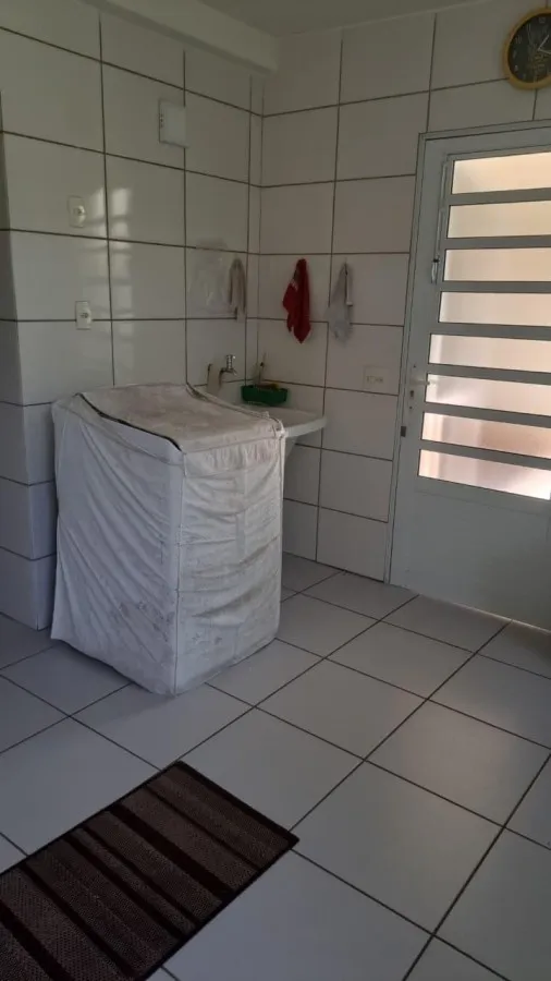 Washing machine in a 4-bedroom house, 590 m² — photo 28