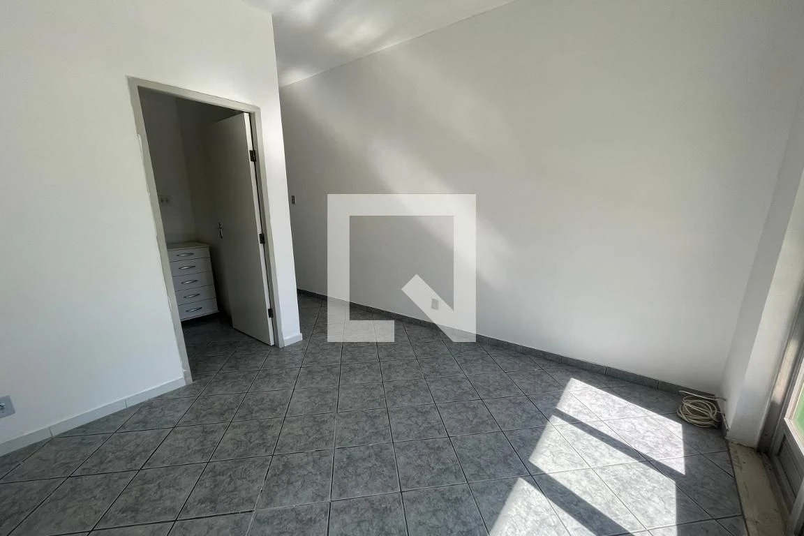 Casa para alugar com 4 quartos, varanda e quintal — photo 22