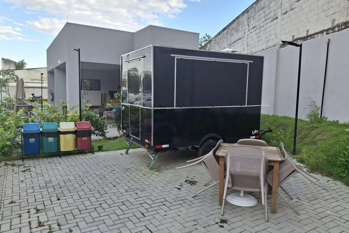 2-bedroom 40 m² apartment with a balcony on the 10th floor — photo 11