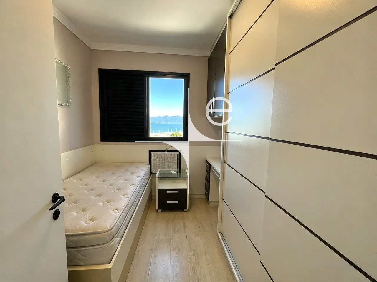 3-bedroom apartment with a washing machine — photo 16