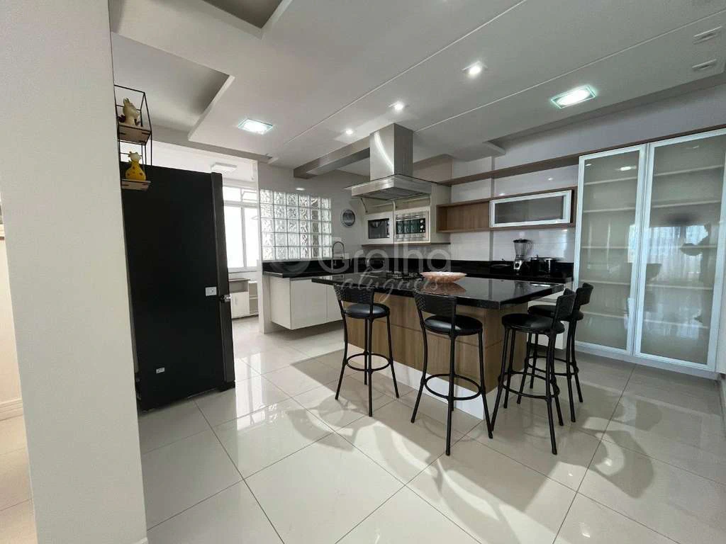 Furnished 2-bedroom apartment with 181 m² — photo 4