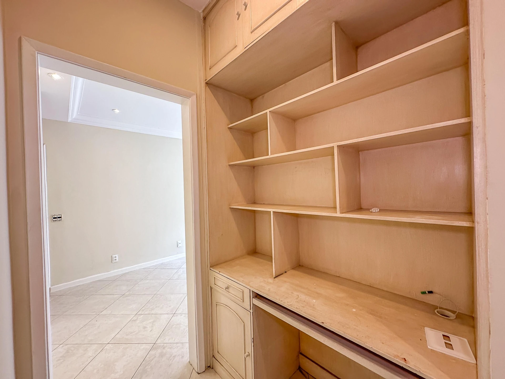 2-bedroom apartment with a glass-enclosed balcony — photo 41