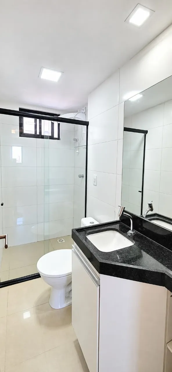 2-bedroom apartment in a building with a gym — photo 8