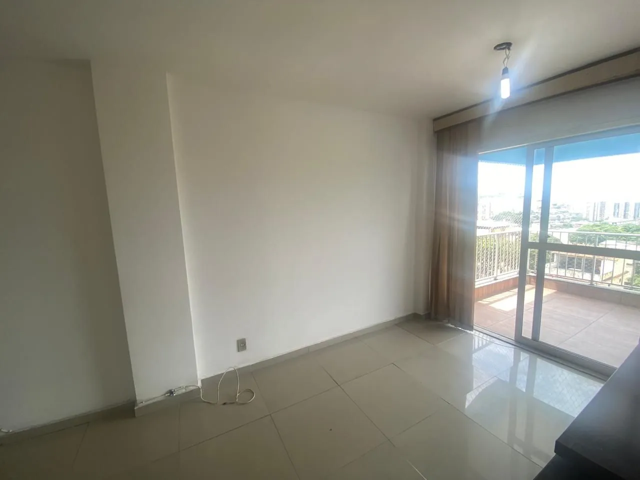 2-bedroom apartment in a building with a gym — photo 3