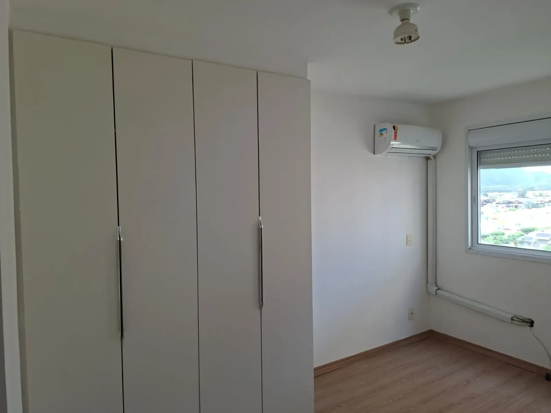 Apartamento sem mobília com 3 quartos e varanda — photo 21
