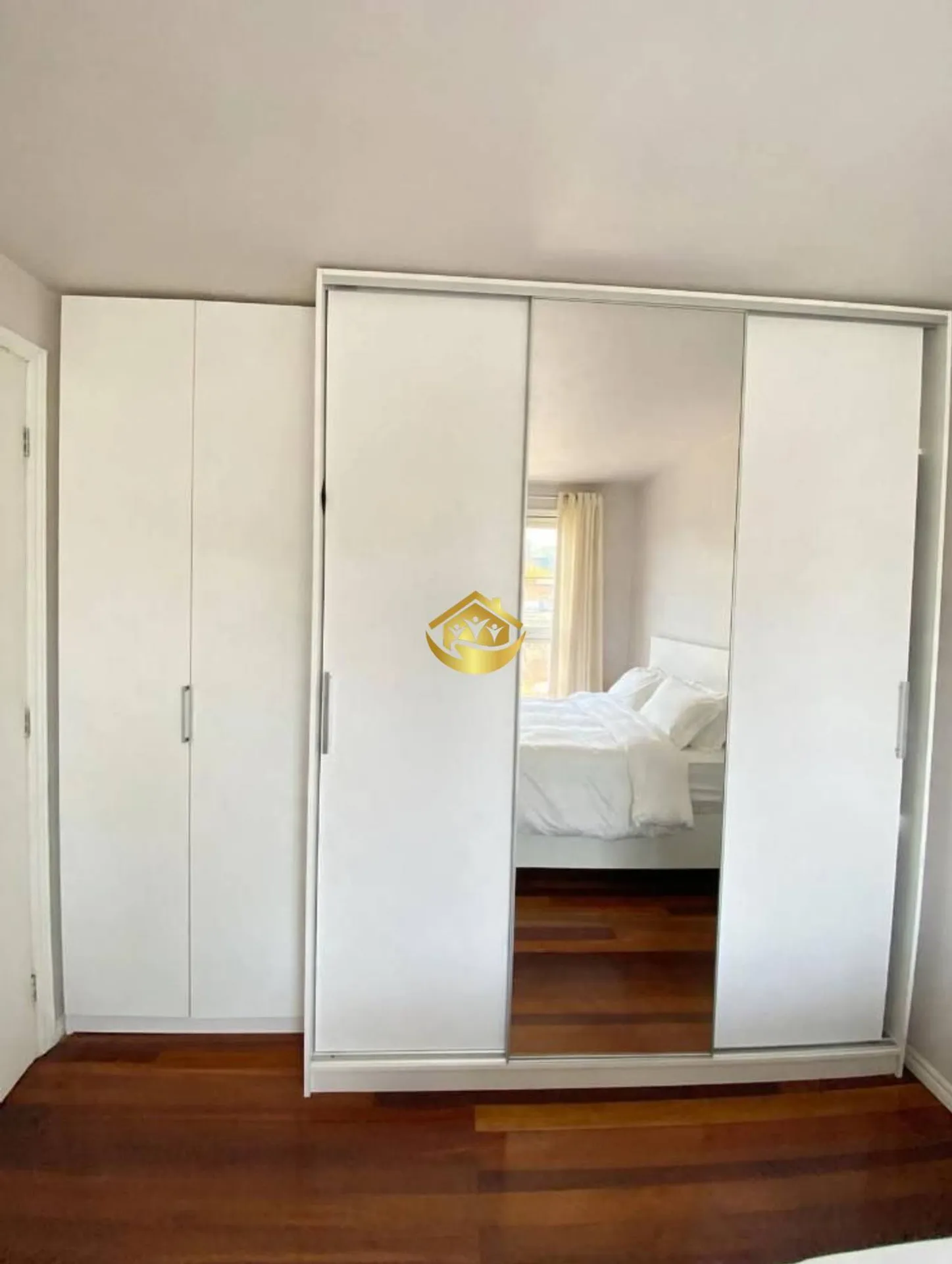 Wood or laminate floors in a 2-bedroom apartment, 46 m² — photo 7